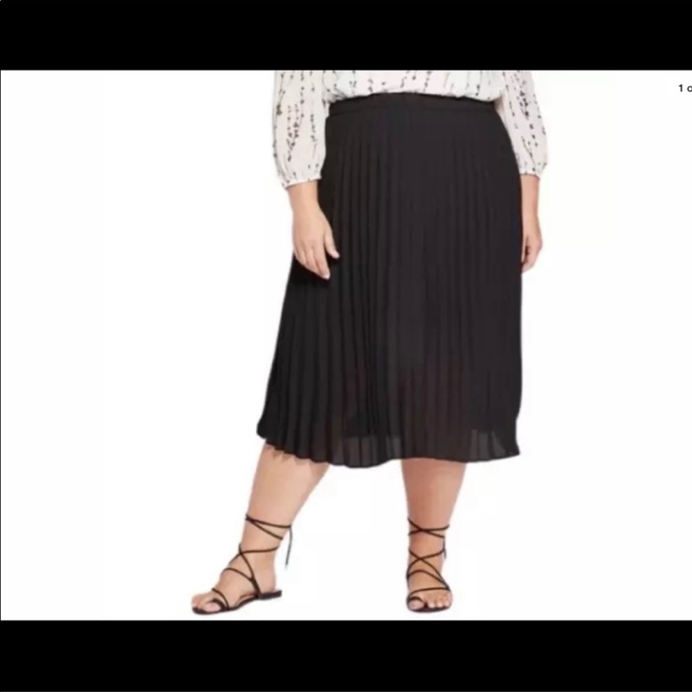 Black Midi Pleated Skirt